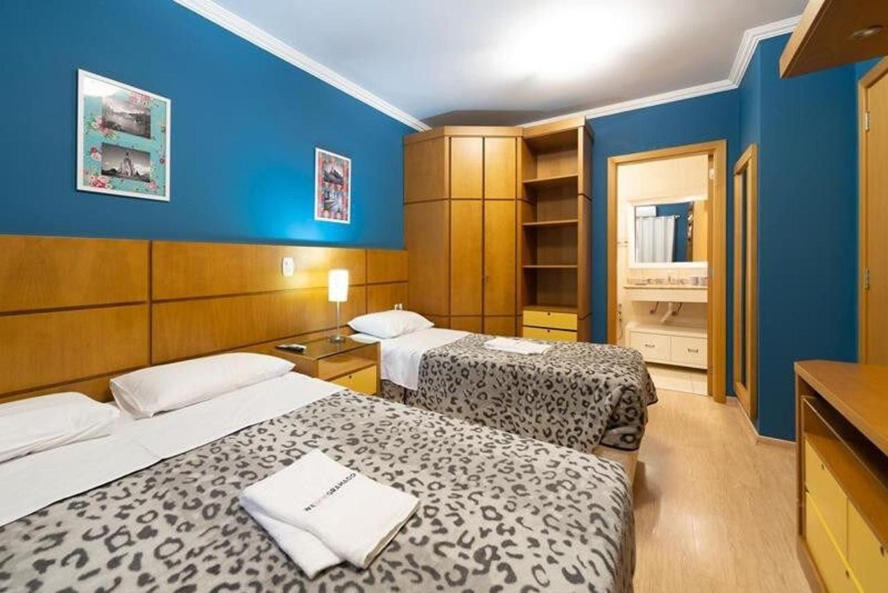 GRAMADO SOLAR REAL - 2 apts de 2 quartos no mesmo prédio, cada um comporta até 7 pessoas - IDEAL PARA GRUPOS - central - IDEAL PARA ANDAR A PÉ - nesta plataforma desde janeiro de 2015, oferecemos CREDIBILIDADE - seu PET é bem-vindo - GARAGEM COBERTA Exterior foto